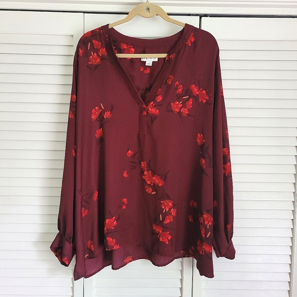 Ava& Viv (3X) Women's top V neck tunic in maroon floral blouse - Picture 1 of 5